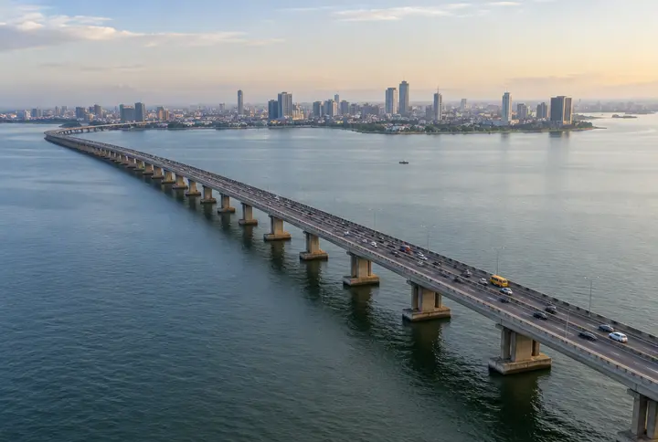 Third Mainland Bridge crossing the Lagos Lagoon
